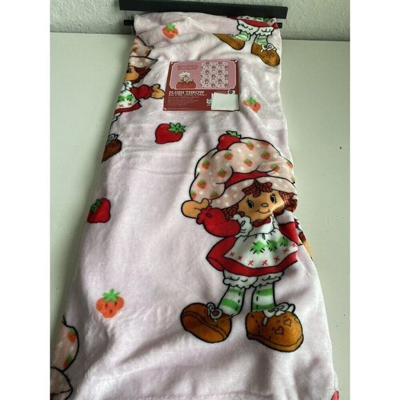 Strawberry Shortcake 50 X 70” Soft Plush Throw Blanket Retro Classic NEW - Picture 11 of 12